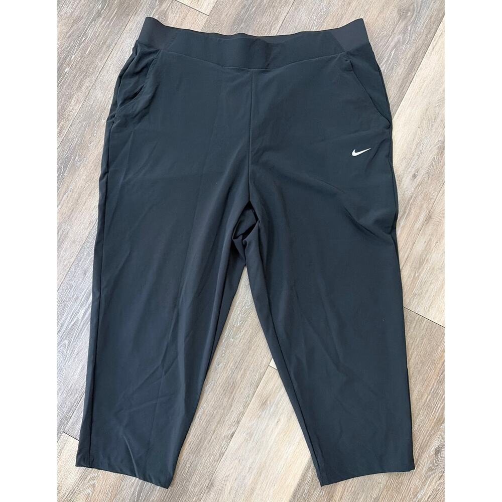 Nike Dri-FIT Women’s 1X Black Cropped Athletic Leggings Capri Pants Plus